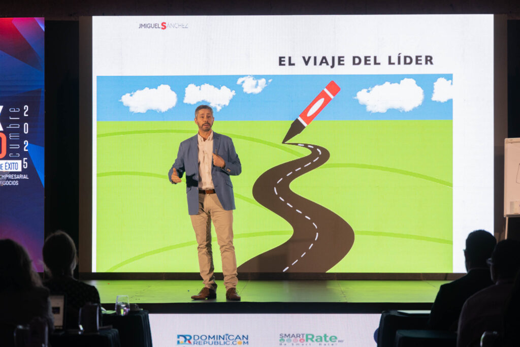 Líderes regionales clausuran la ExpoCumbre Factor de Éxito 2025 en Sanctuary Cap Cana